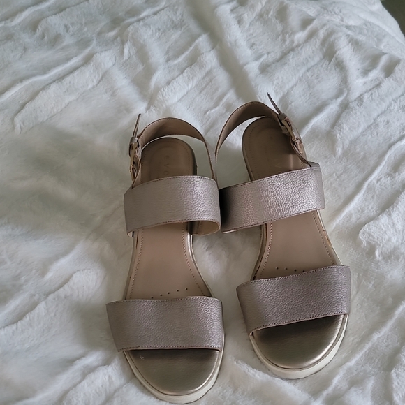 Like New Women's Metallic Sandals - Picture 1 of 8